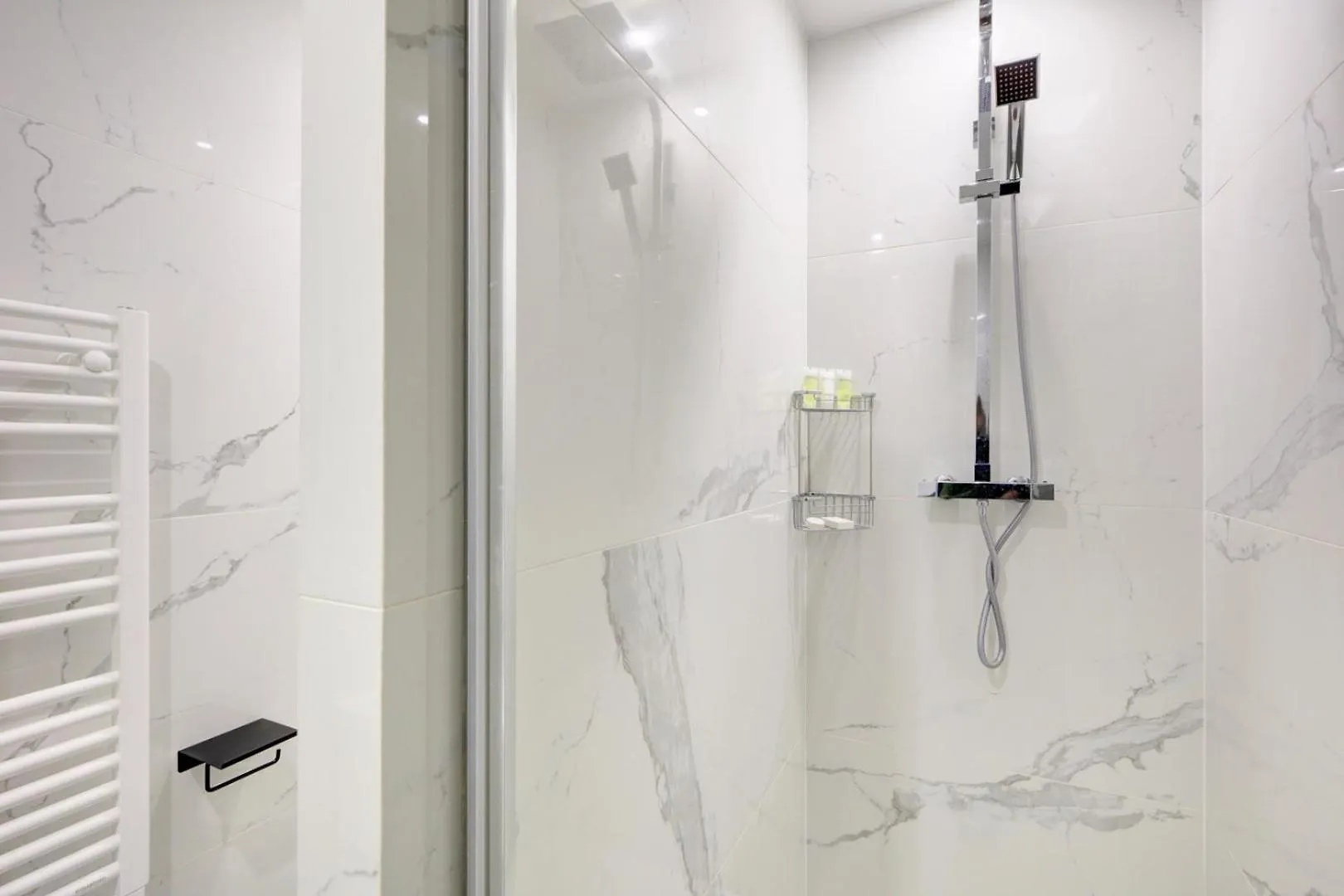 Apartment Bluestay 296 - Superbe Appartement A Paris 17 France